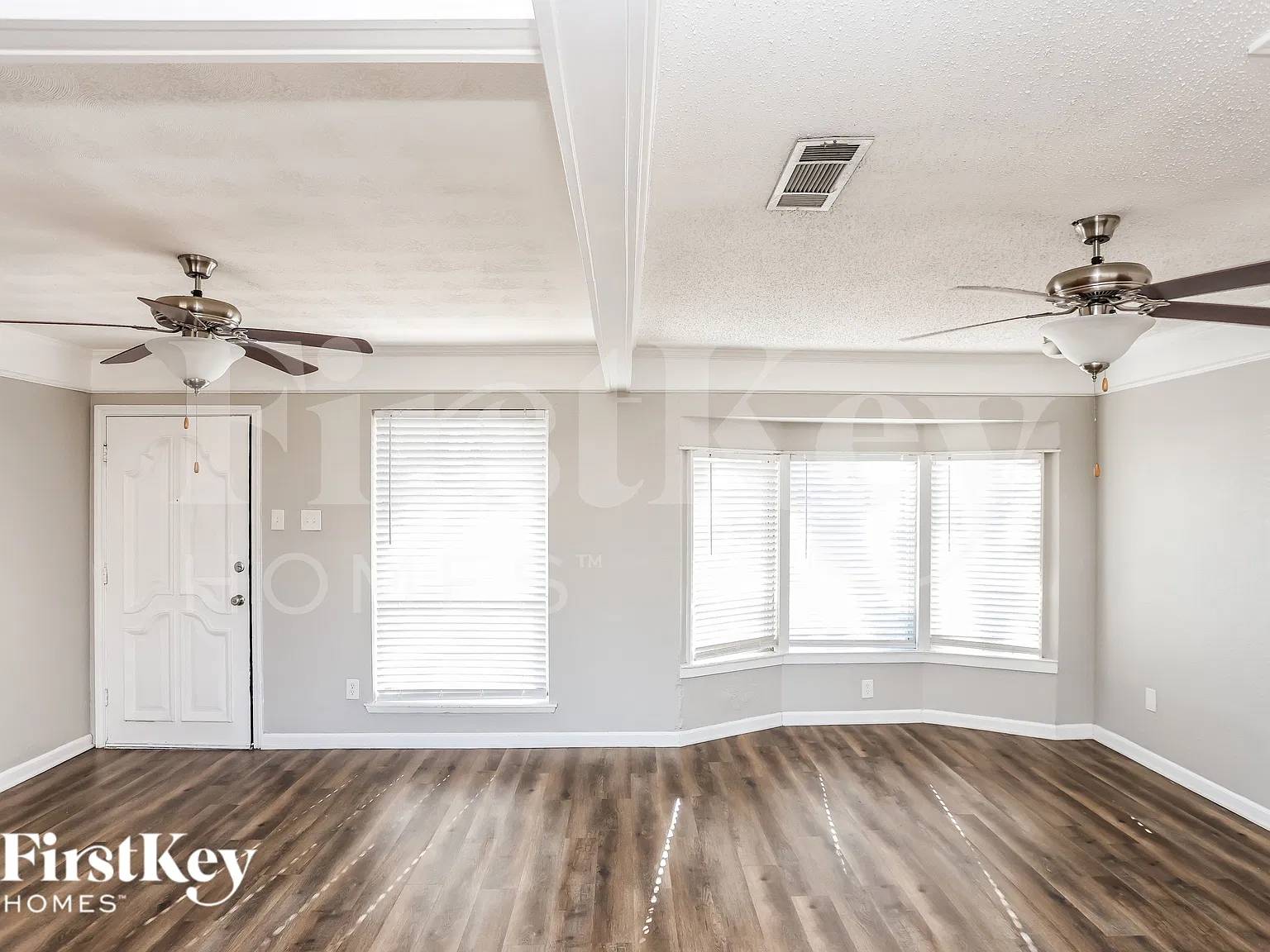 3 bed, 1.0 bath, 1044 sqft, $1,730 — Photo 4