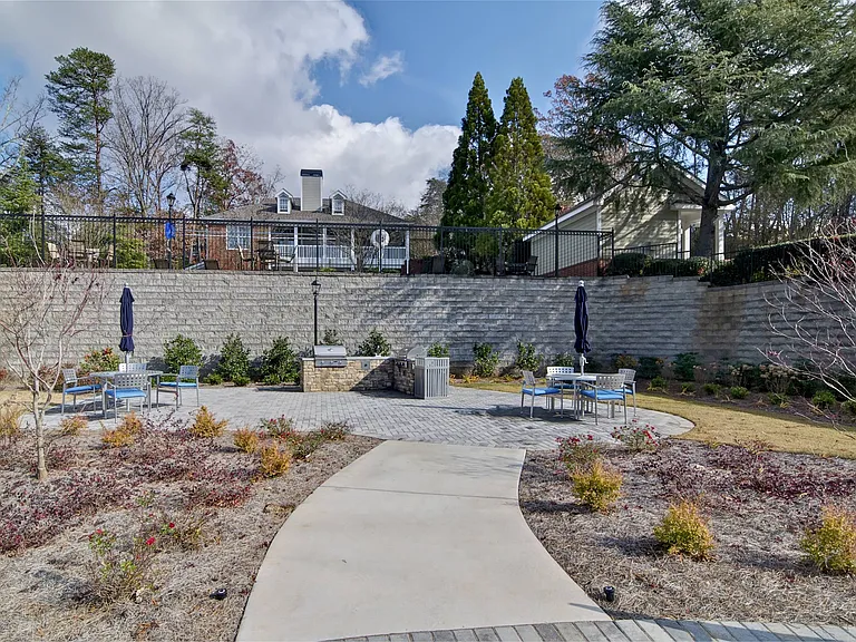 Park Creek Apartments — Photo 46
