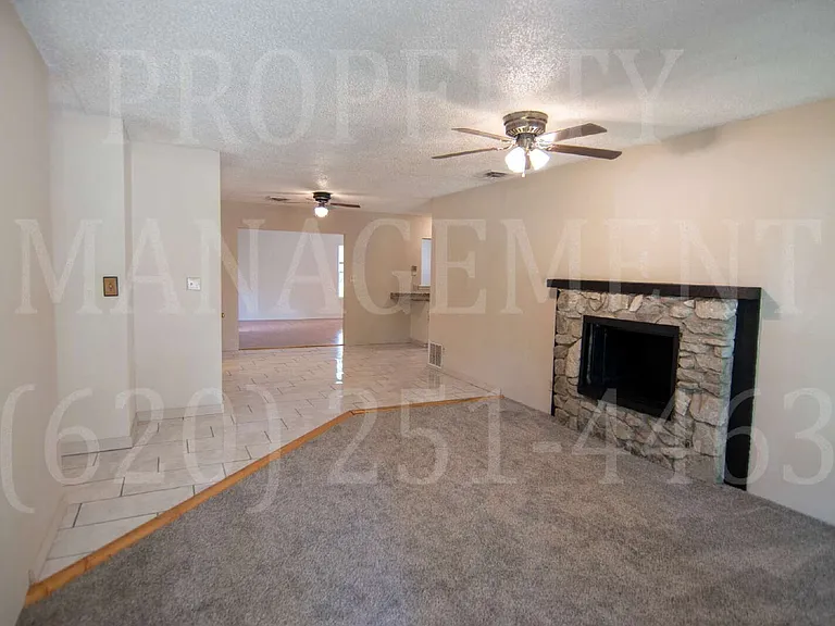 204 Edgewood Dr — Photo 2