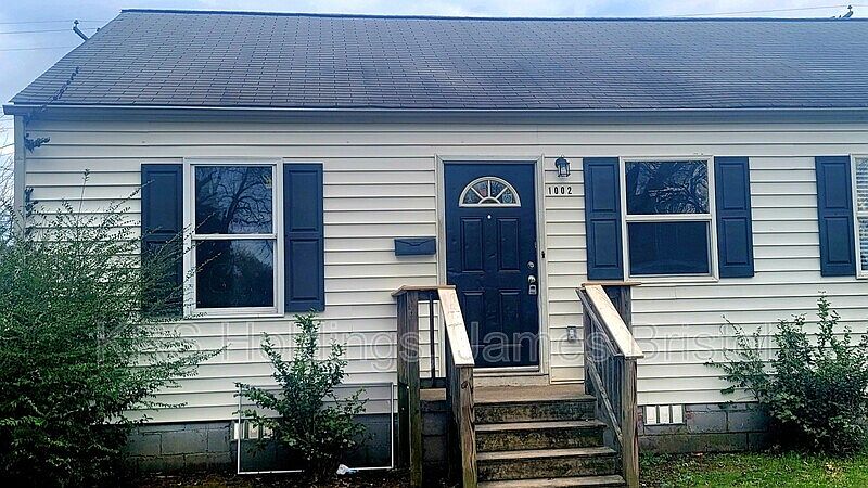 1st image of 1002 E 16th St