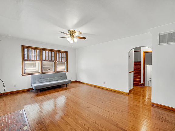 4th image of 822 174th St