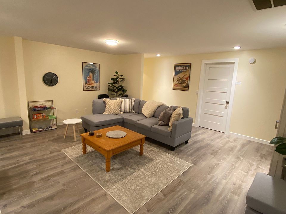 This is another unit in the complex to show when furnished.