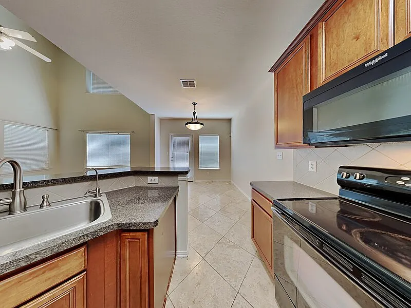 2 bed, 2.0 bath, 1549 sqft, $2,350 — Photo 4
