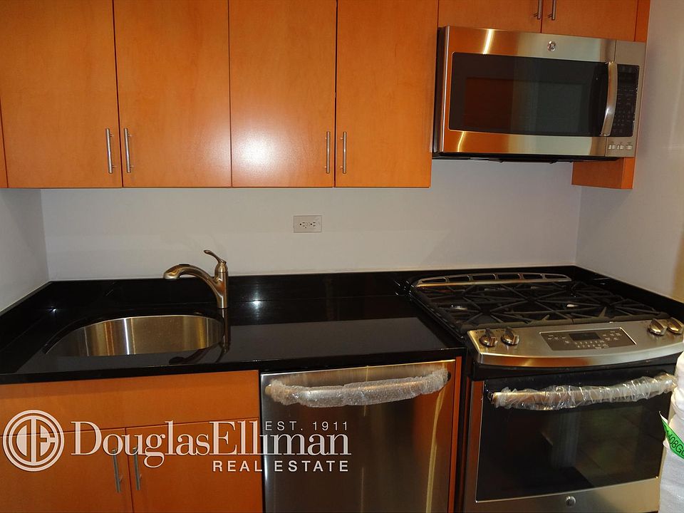 1st image of 200 E 72nd St APT 33G