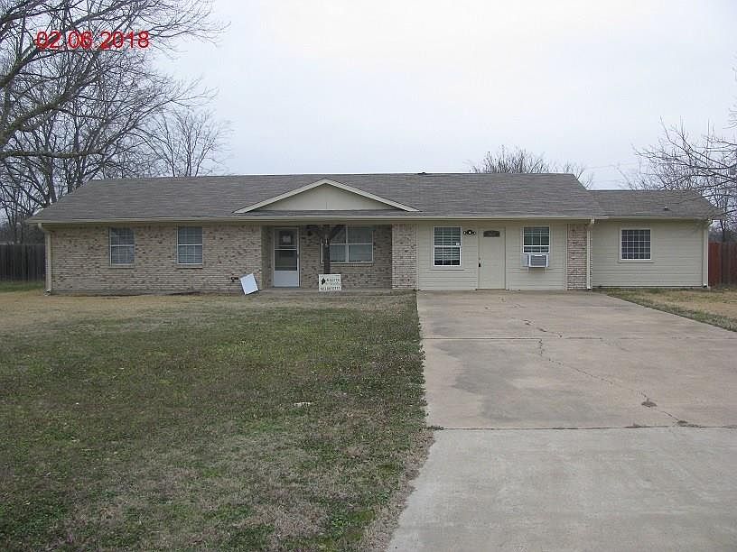 1st image of 215 Southridge St