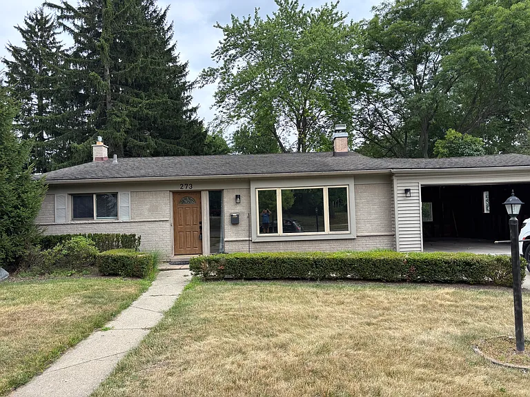 273 N Hill Cir — Photo 1