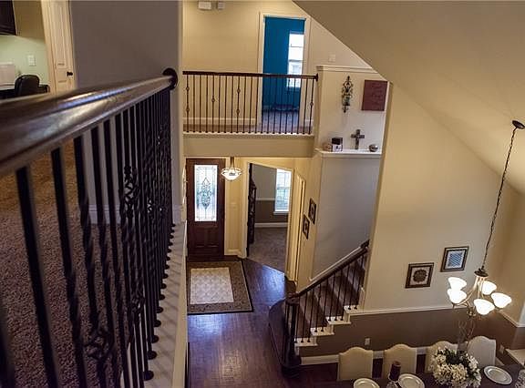 2nd image of 341 Hampshire Dr