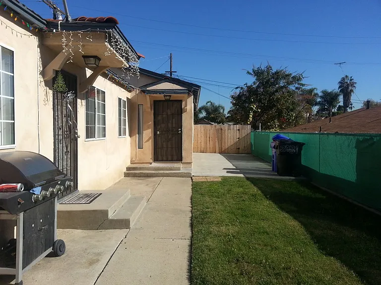 2029-2033 Osborn St — Photo 11