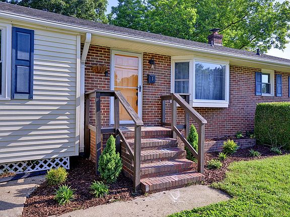 4th image of 5 Minton Dr