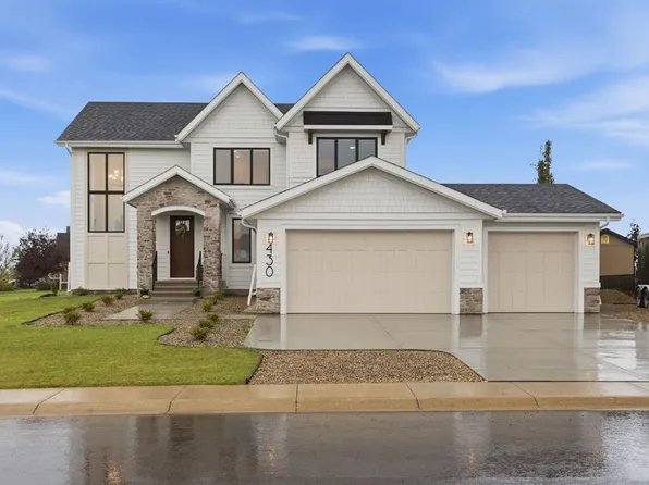 430 E Monterra Bay, Rocky View County, AB T4C 0G9