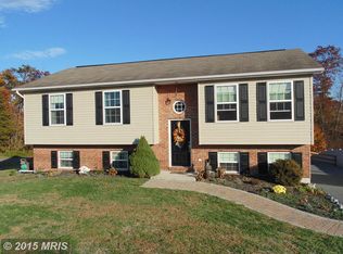 9302 Willowdale Rd, Greencastle, PA 17225