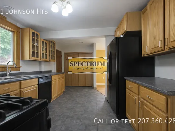 11 Johnson Hts, Waterville, ME 04901