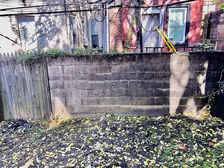 5215 Pine St — Photo 8