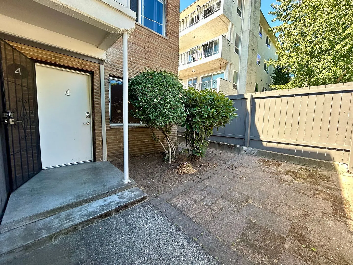 Ballard 12-Unit — Photo 3