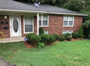 6007 Colebrooke Ln, Louisville, KY 40219
