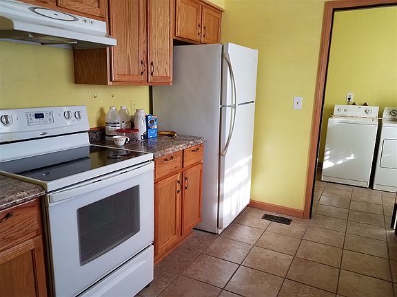 5th image of 83 Wisteria Ln