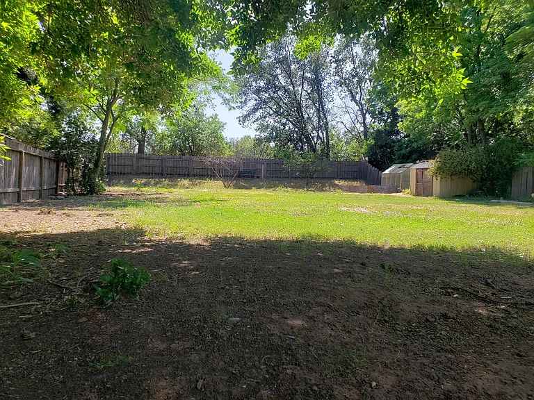 Silverbell Rd — Photo 25