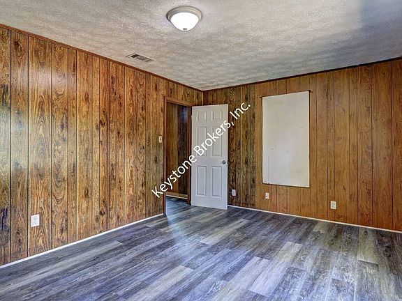 5th image of 509 Lynmore Cir
