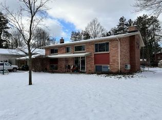 5901 Swede Ave, Midland, MI 48642