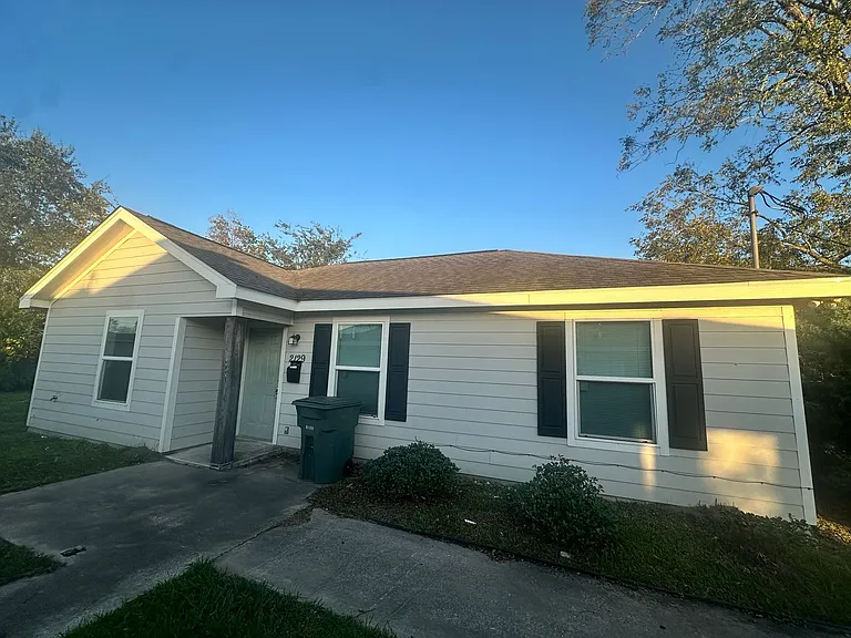 2129 Cline St — Photo 1