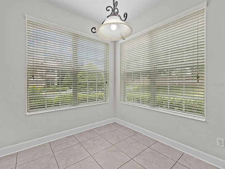 1406 Milledge Ln — Photo 5
