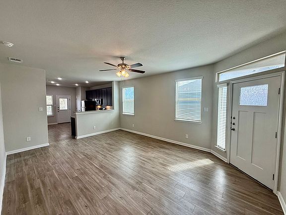 5th image of 110 Joseph Cir