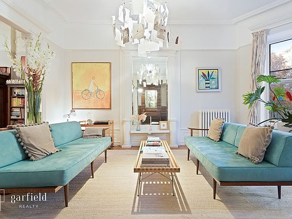 3rd image of 546 1st St #2
