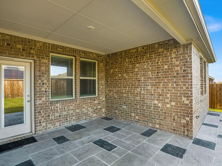 1008 Honey Maple St — Photo 4