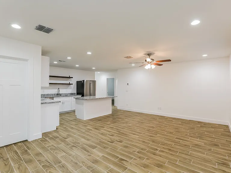 5919 S 12th Ln — Photo 5