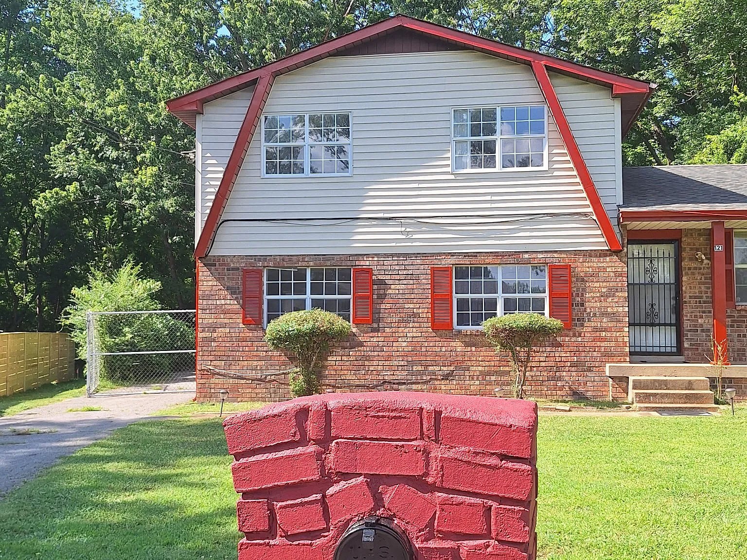 4 bed, 1616 sqft, $2,000 — Photo 2