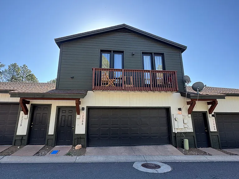 1238 E Jen Dr — Photo 1