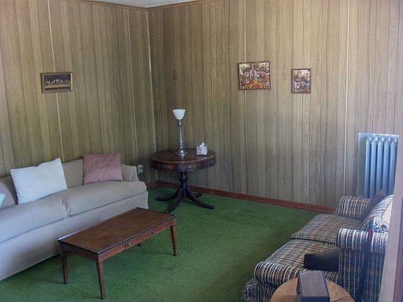 5th image of 126 Brown St