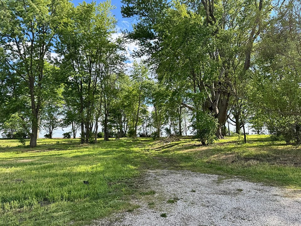 2nd image of 1971 County Road 1200 N