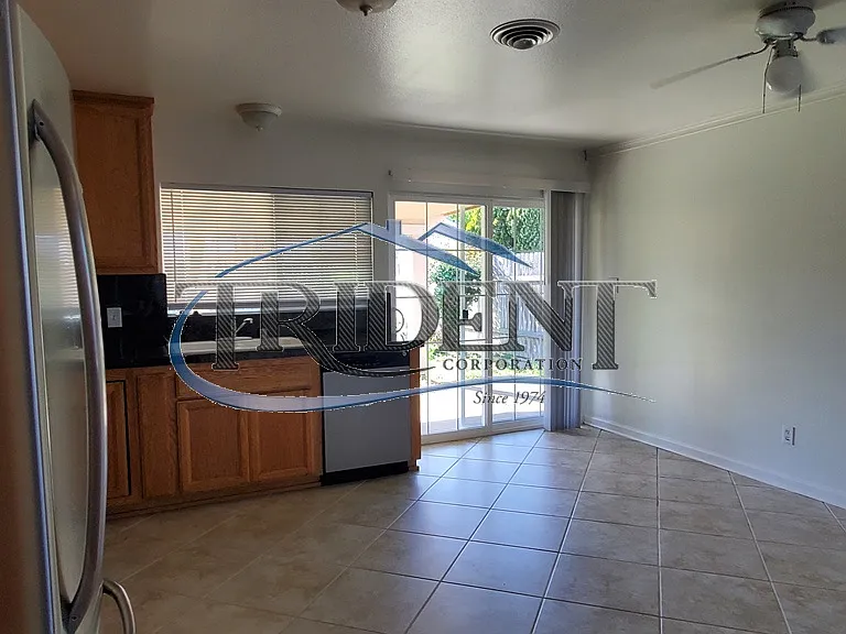 2404 Edwards St — Photo 10
