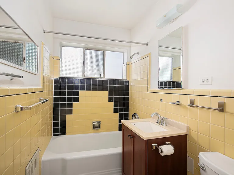 831 N Glencoe St — Photo 17