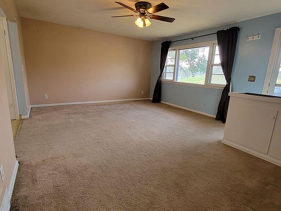 4th image of 3709 Suburban Dr