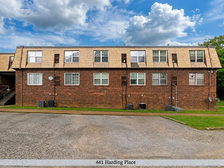 441 Harding Pl #D1 — Photo 1