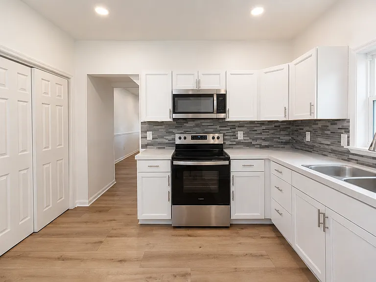 1135 N Keystone Ave #1135 — Photo 7
