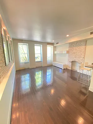 Rented by Compass | media 10