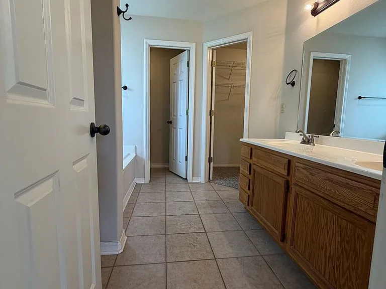 240 Beasley Dr — Photo 7