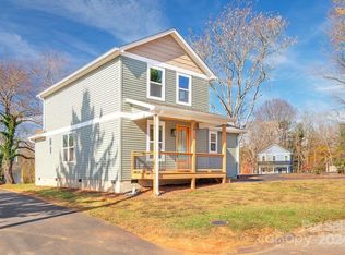 30 Gudger Rd, Candler, NC 28715