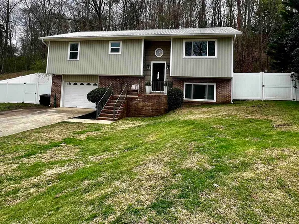 3387 Cedar Ln, Guntersville, AL 35976