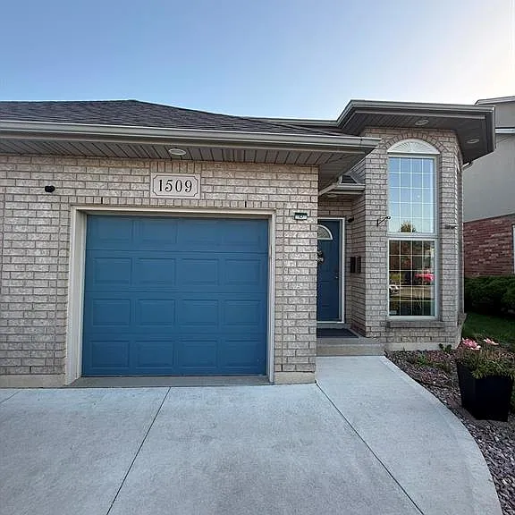 1509 Durocher Dr — Photo 1