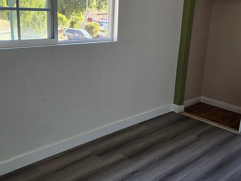 3765 Winona Ave — Photo 10