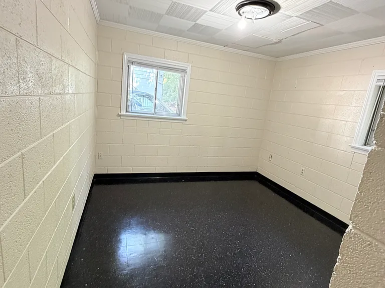922 W Chatham St #B — Photo 10