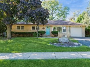 1611 Janet St, Downers Grove, IL 60515