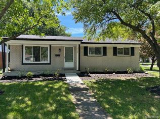 12426 Lyford Dr, Sterling Heights, MI 48312
