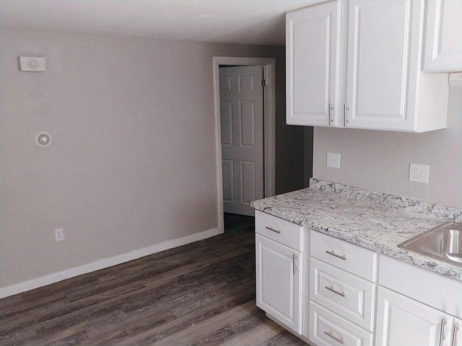 1 bed, 1.0 bath, $1,695 — Photo 2