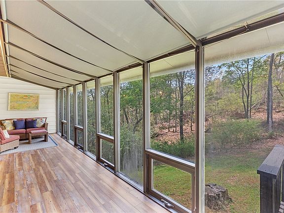 4th image of 102 Rockingham Rd