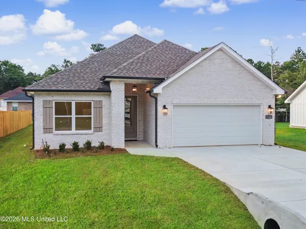 10875 Ala Moana St, Diamondhead, MS 39525